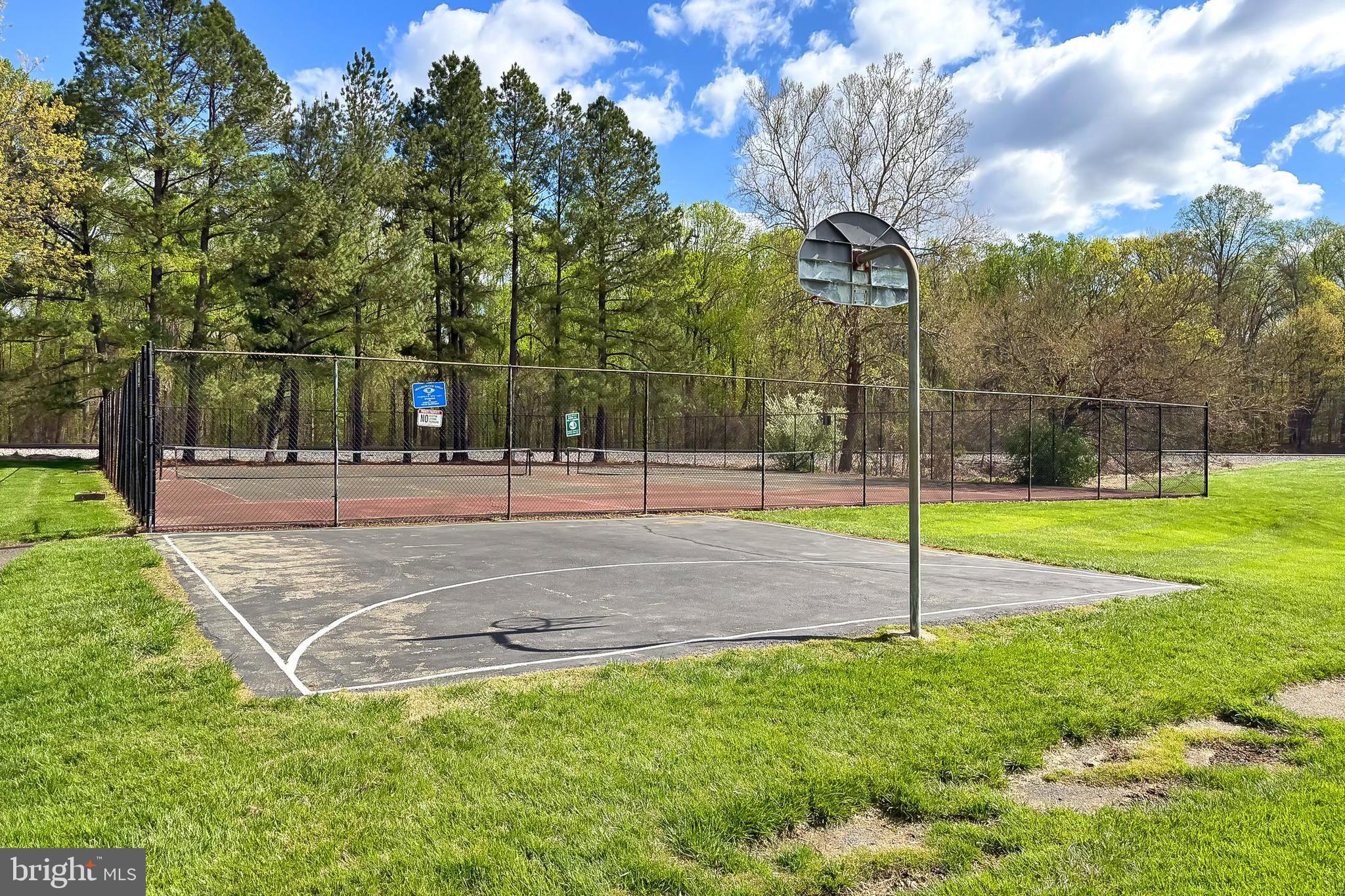 8552 Barrington Ct, #927