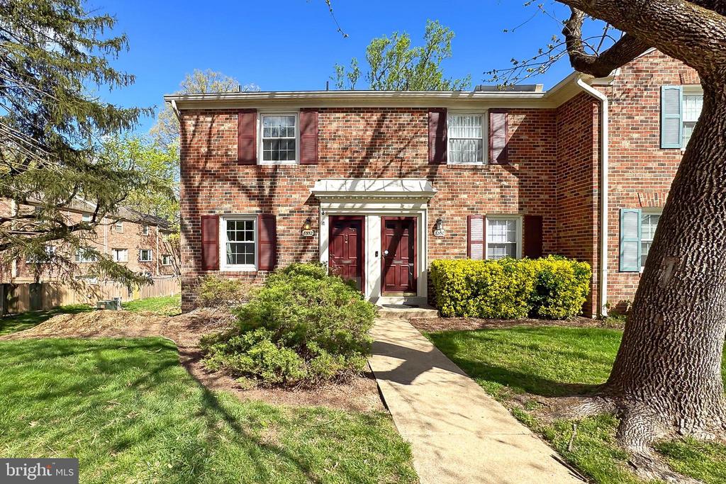 8552 Barrington Ct, #927
