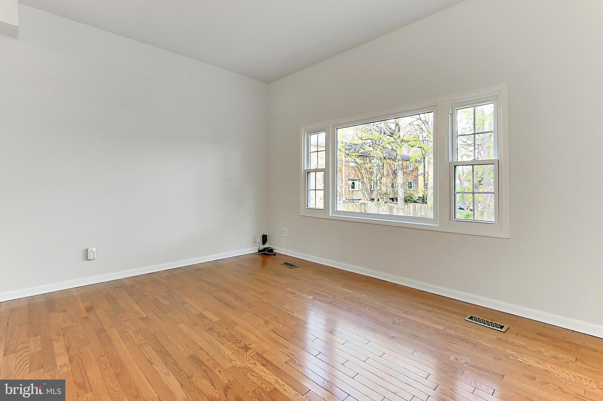 8552 Barrington Ct, #927