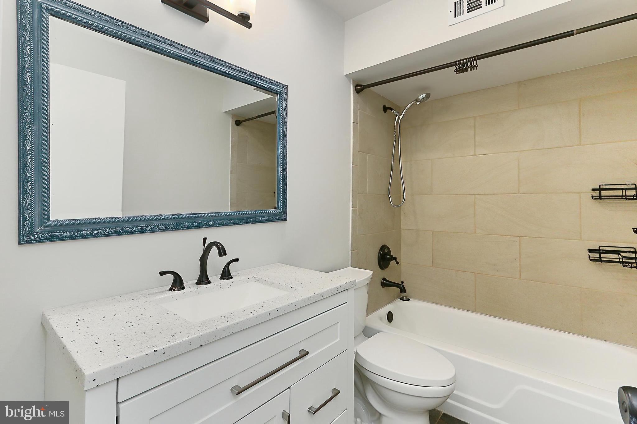 8552 Barrington Ct, #927