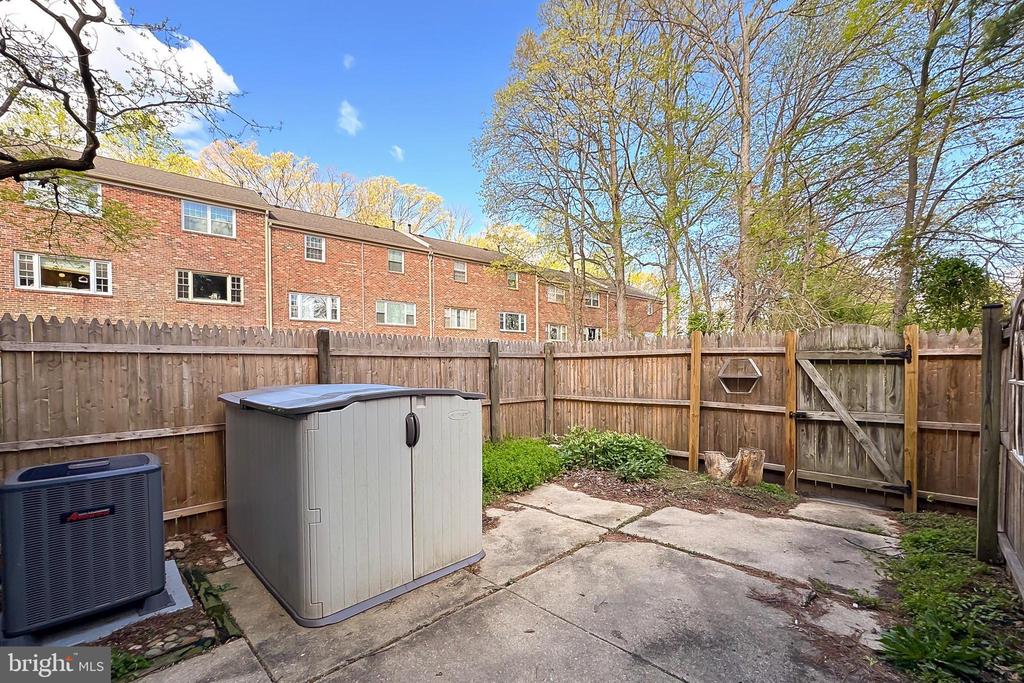 8552 Barrington Ct, #927