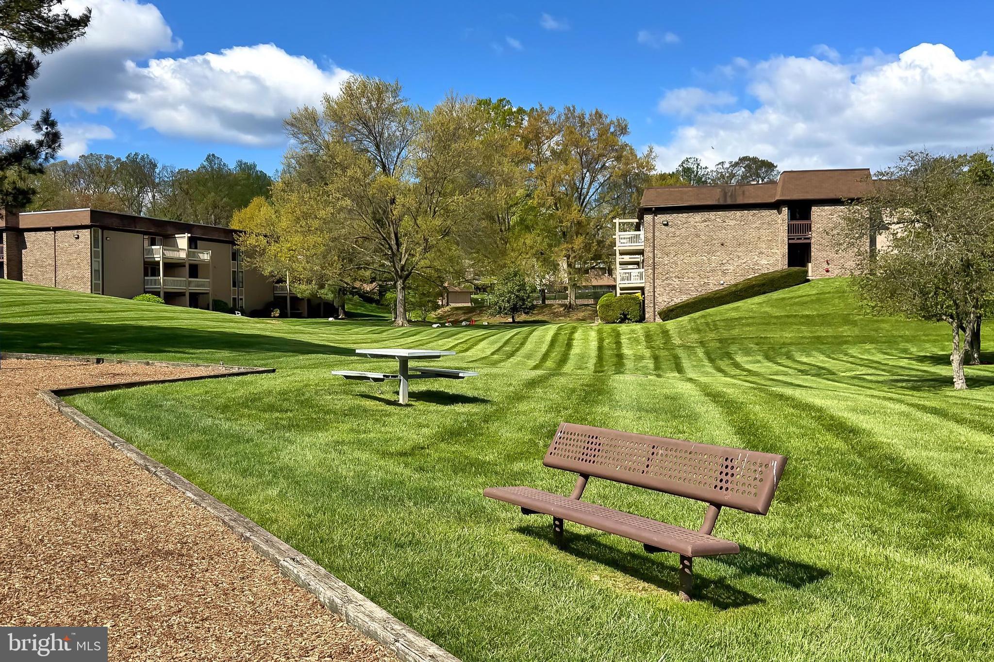 8552 Barrington Ct, #927