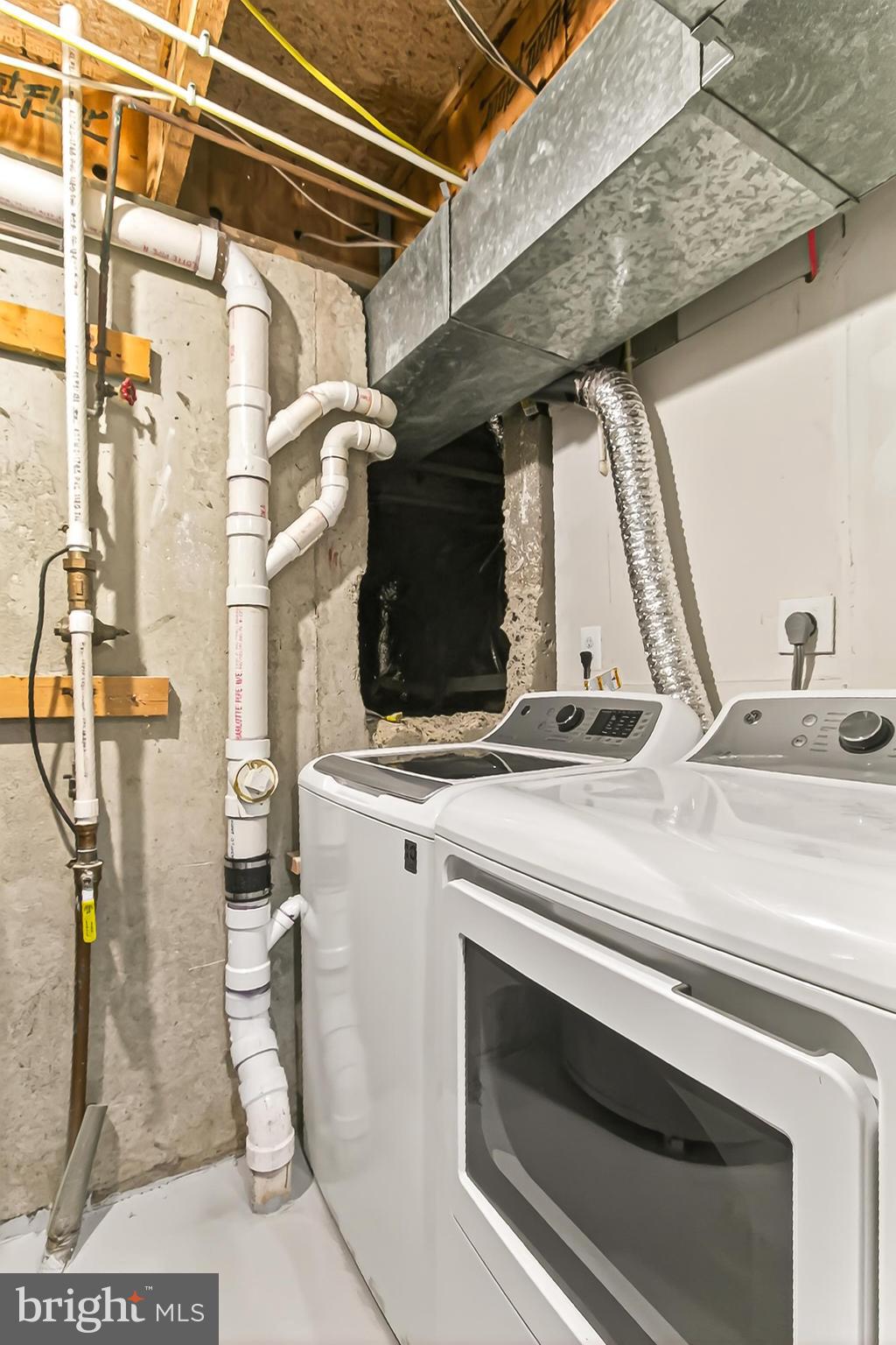 1300 PINSTRIPE COURT