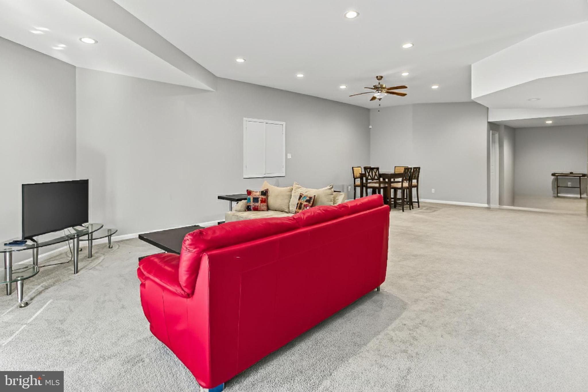 1300 PINSTRIPE COURT