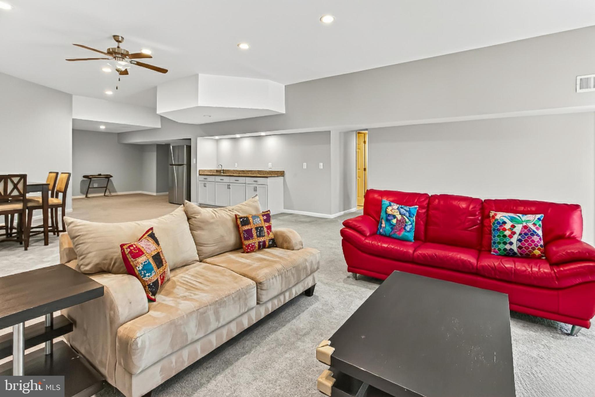 1300 PINSTRIPE COURT