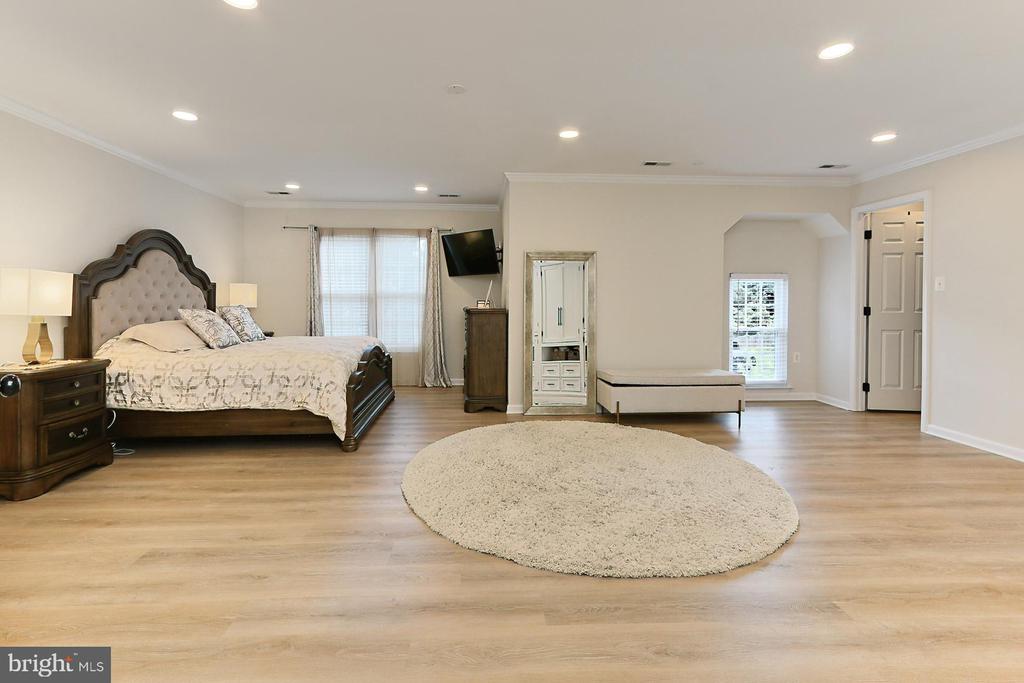 415 MEADE DRIVE SW