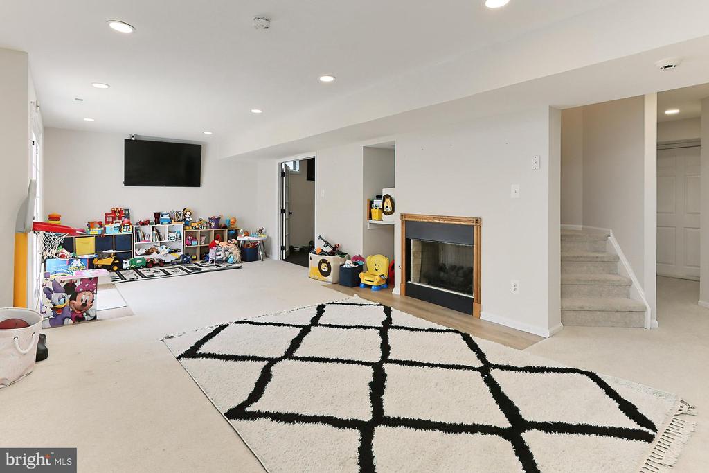 415 MEADE DRIVE SW