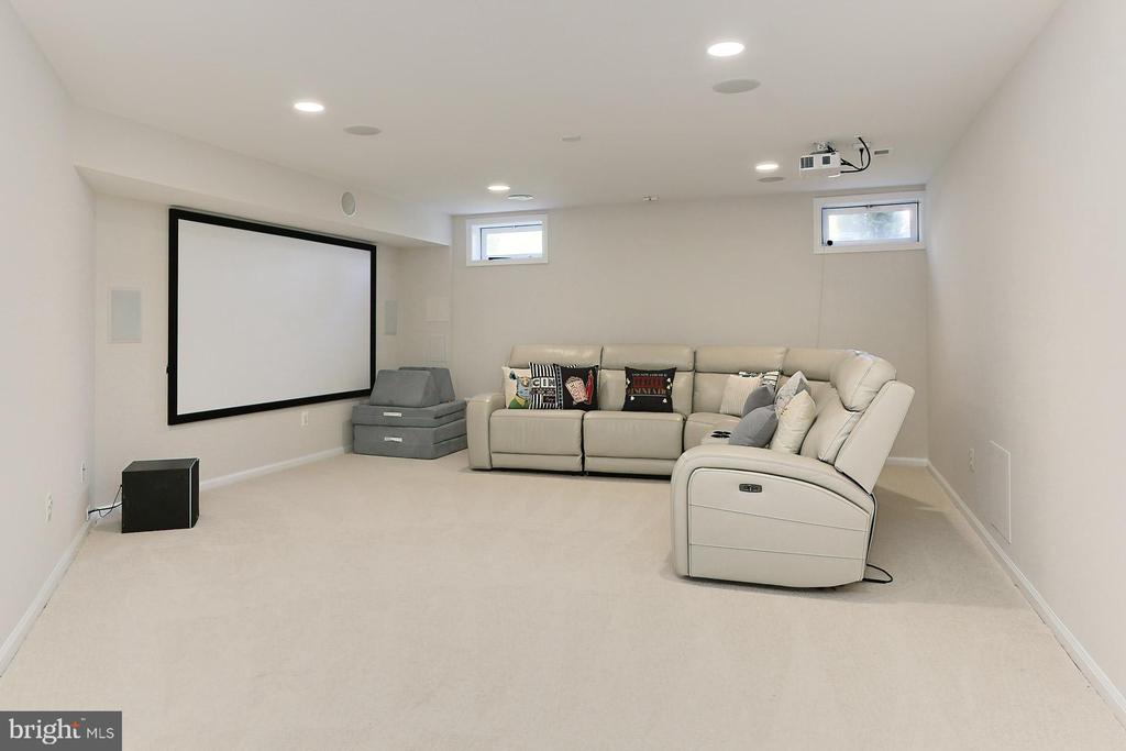 415 MEADE DRIVE SW