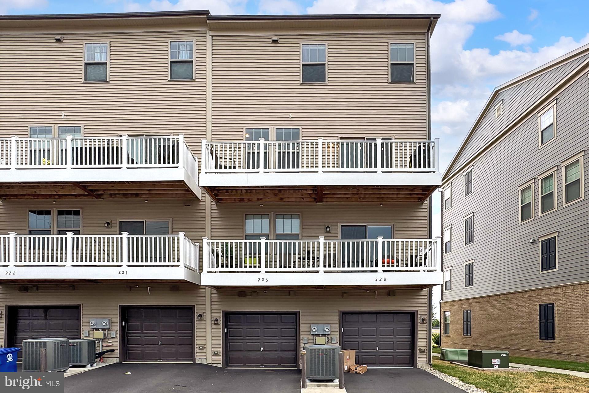 226 PETITE SIRAH TERRACE SE