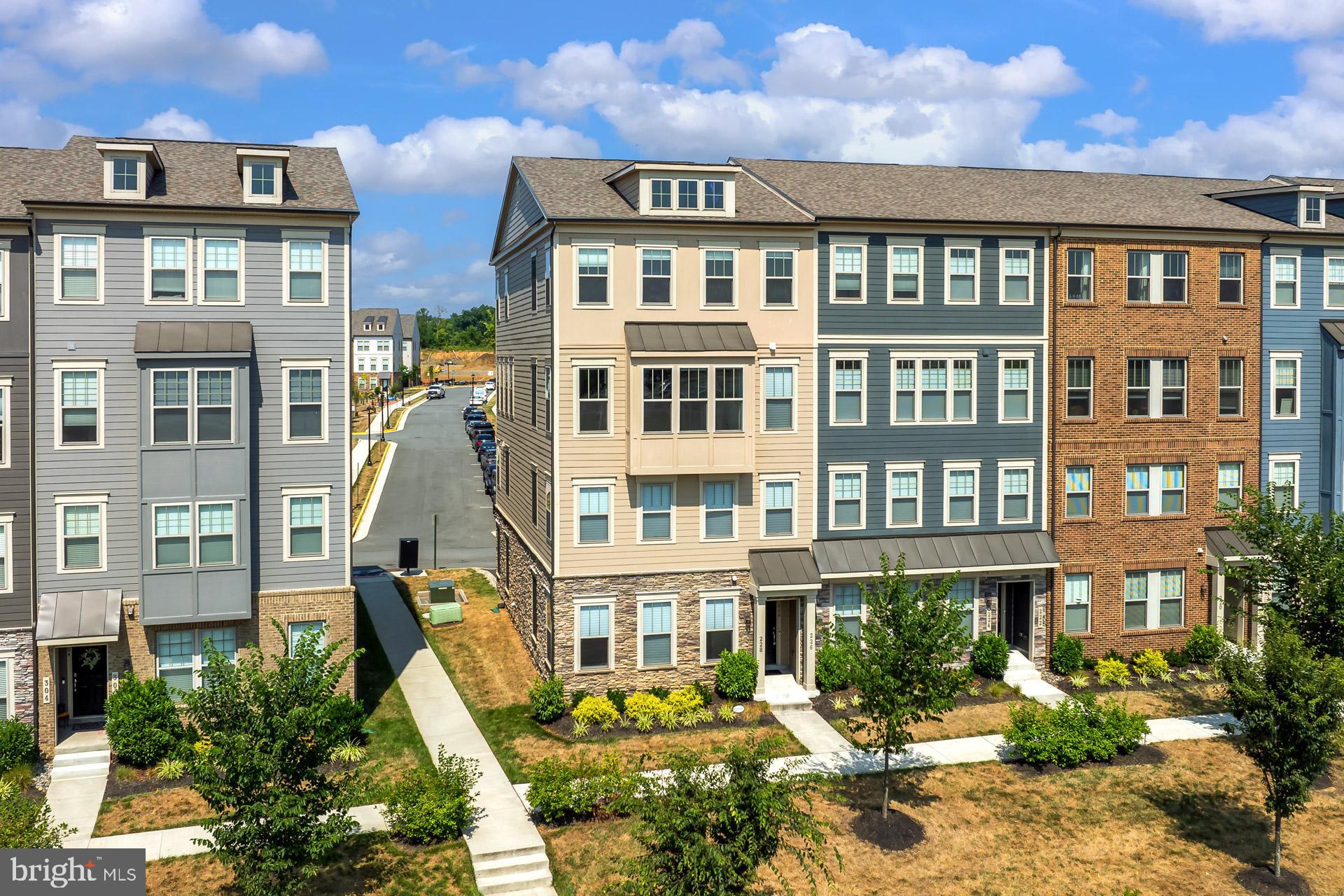 226 PETITE SIRAH TERRACE SE