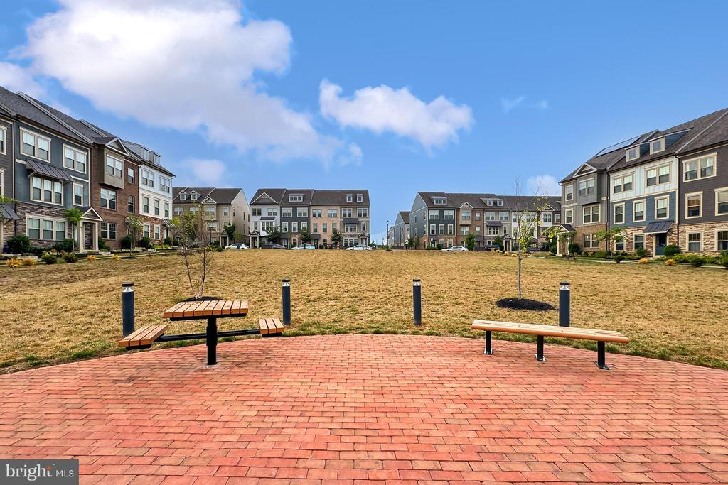 226 PETITE SIRAH TERRACE SE