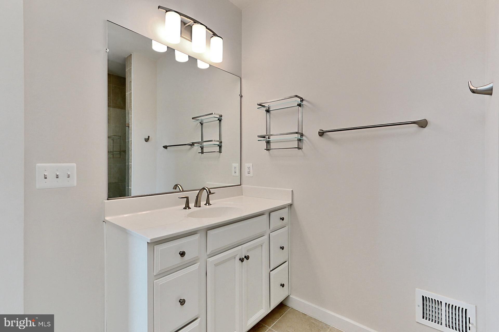 226 PETITE SIRAH TERRACE SE