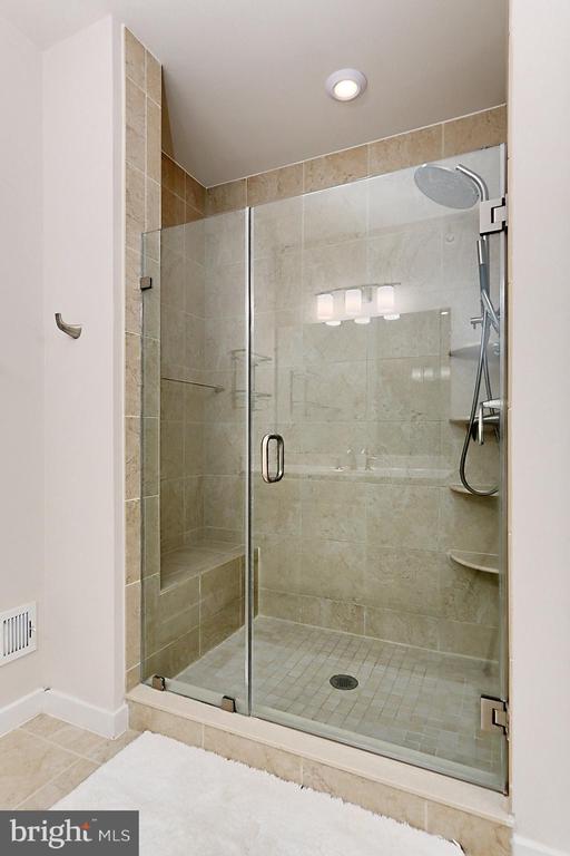 226 PETITE SIRAH TERRACE SE