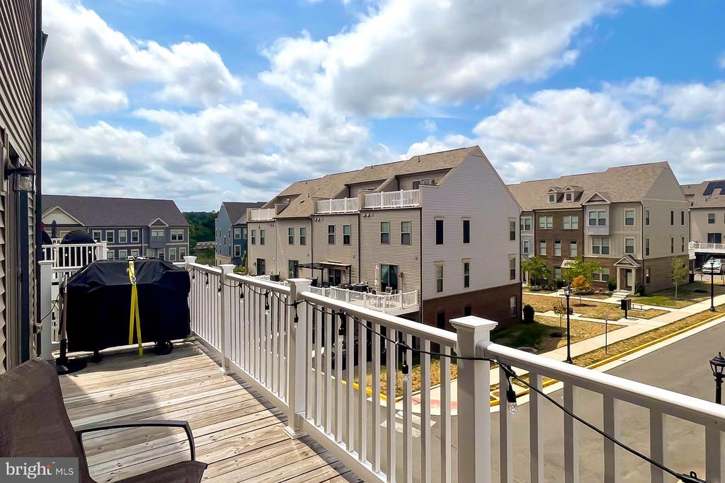 226 PETITE SIRAH TERRACE SE