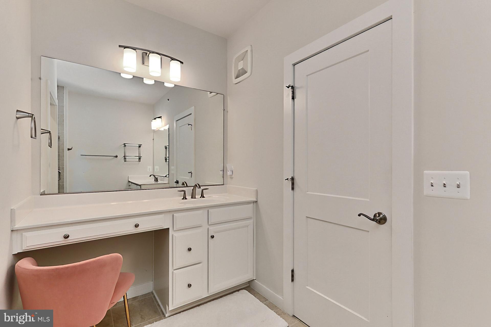 226 PETITE SIRAH TERRACE SE