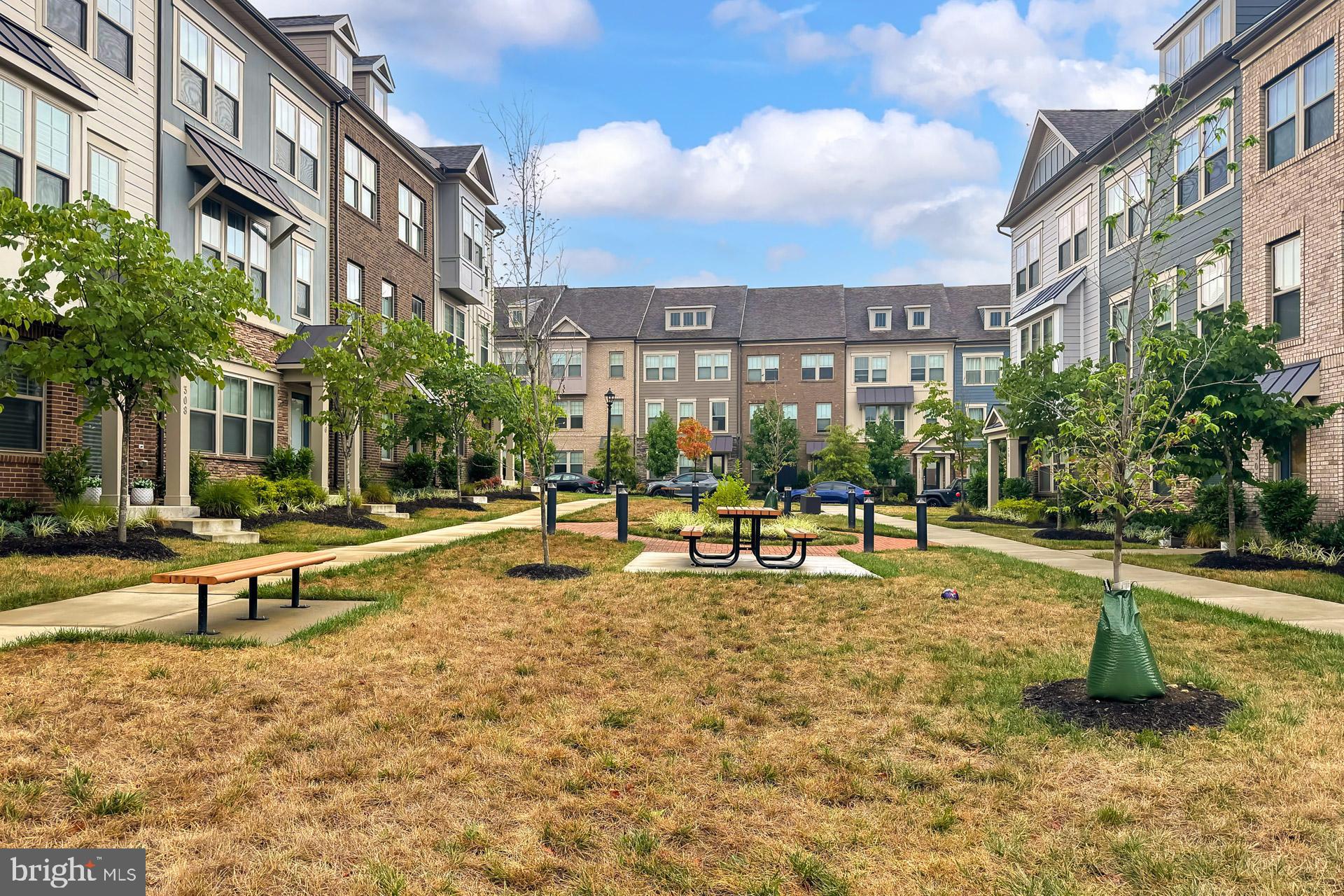 226 PETITE SIRAH TERRACE SE