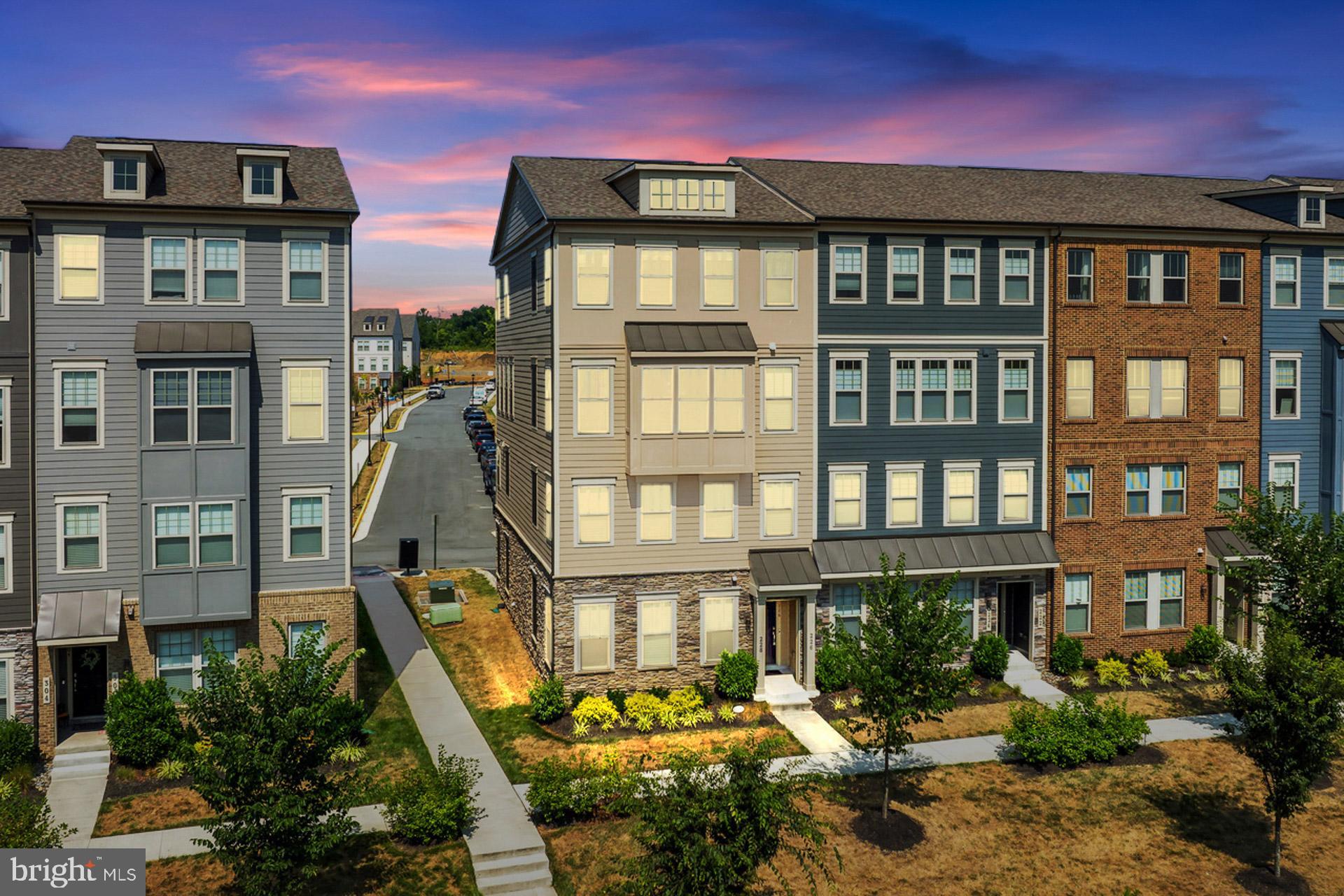 226 PETITE SIRAH TERRACE SE