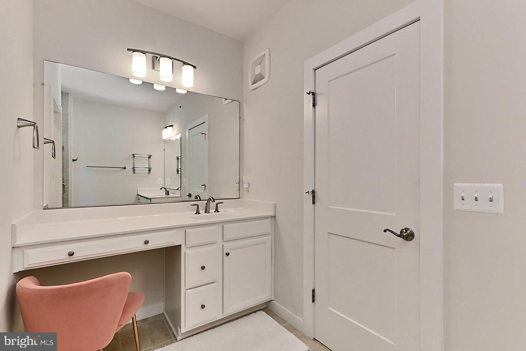 226 PETITE SIRAH TERRACE SE