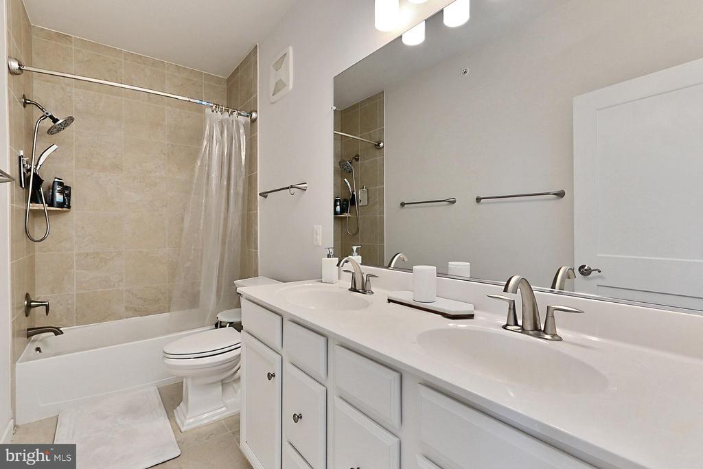 226 PETITE SIRAH TERRACE SE