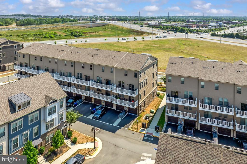 226 PETITE SIRAH TERRACE SE