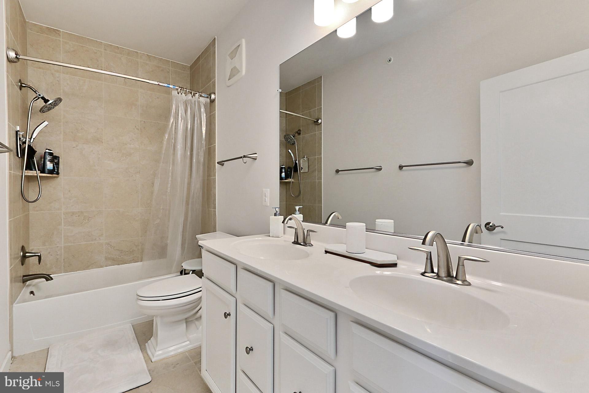 226 PETITE SIRAH TERRACE SE