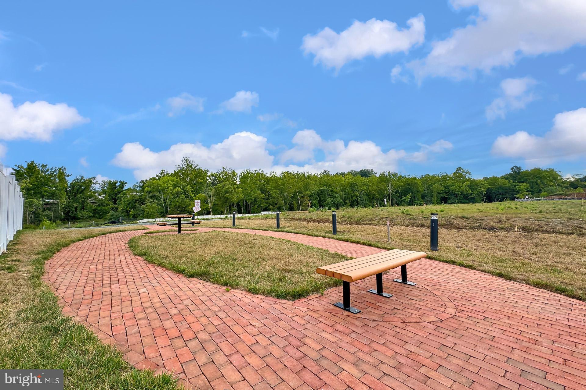 226 PETITE SIRAH TERRACE SE