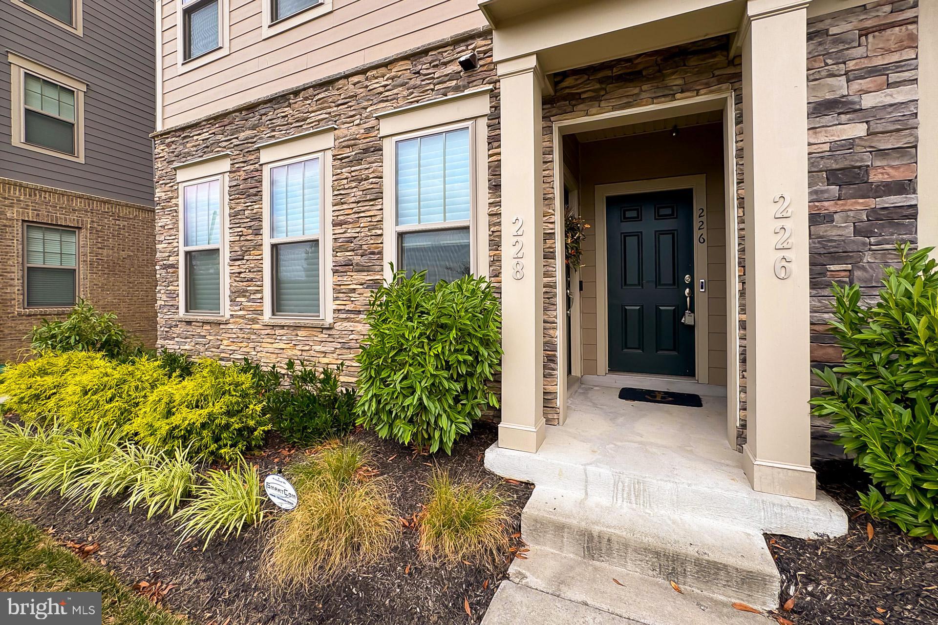 226 PETITE SIRAH TERRACE SE