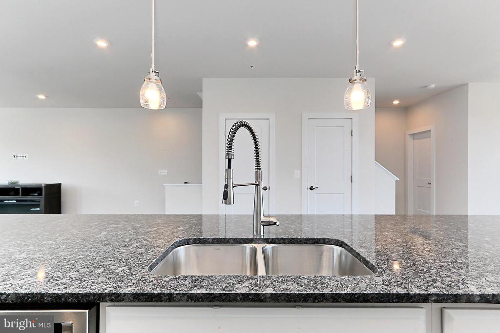 226 PETITE SIRAH TERRACE SE