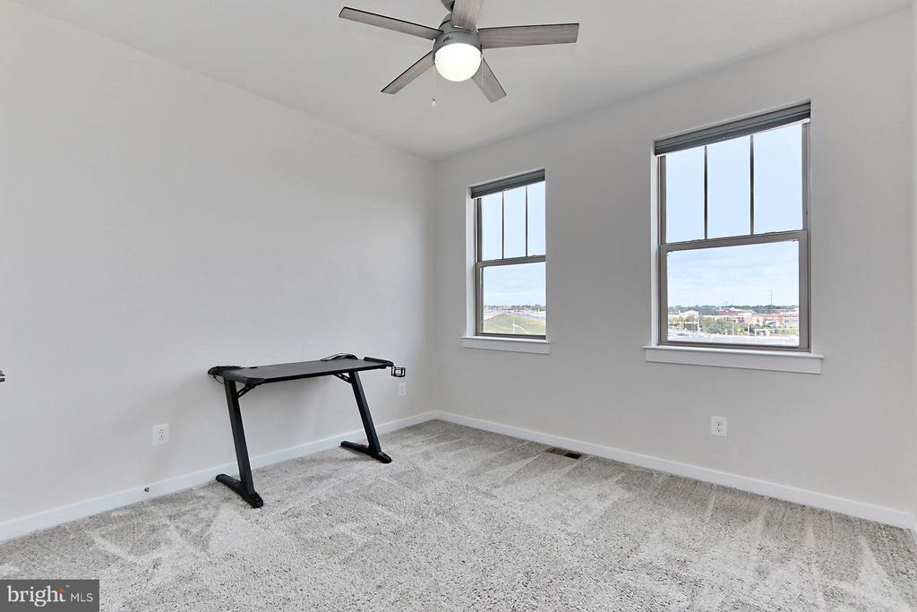 226 PETITE SIRAH TERRACE SE