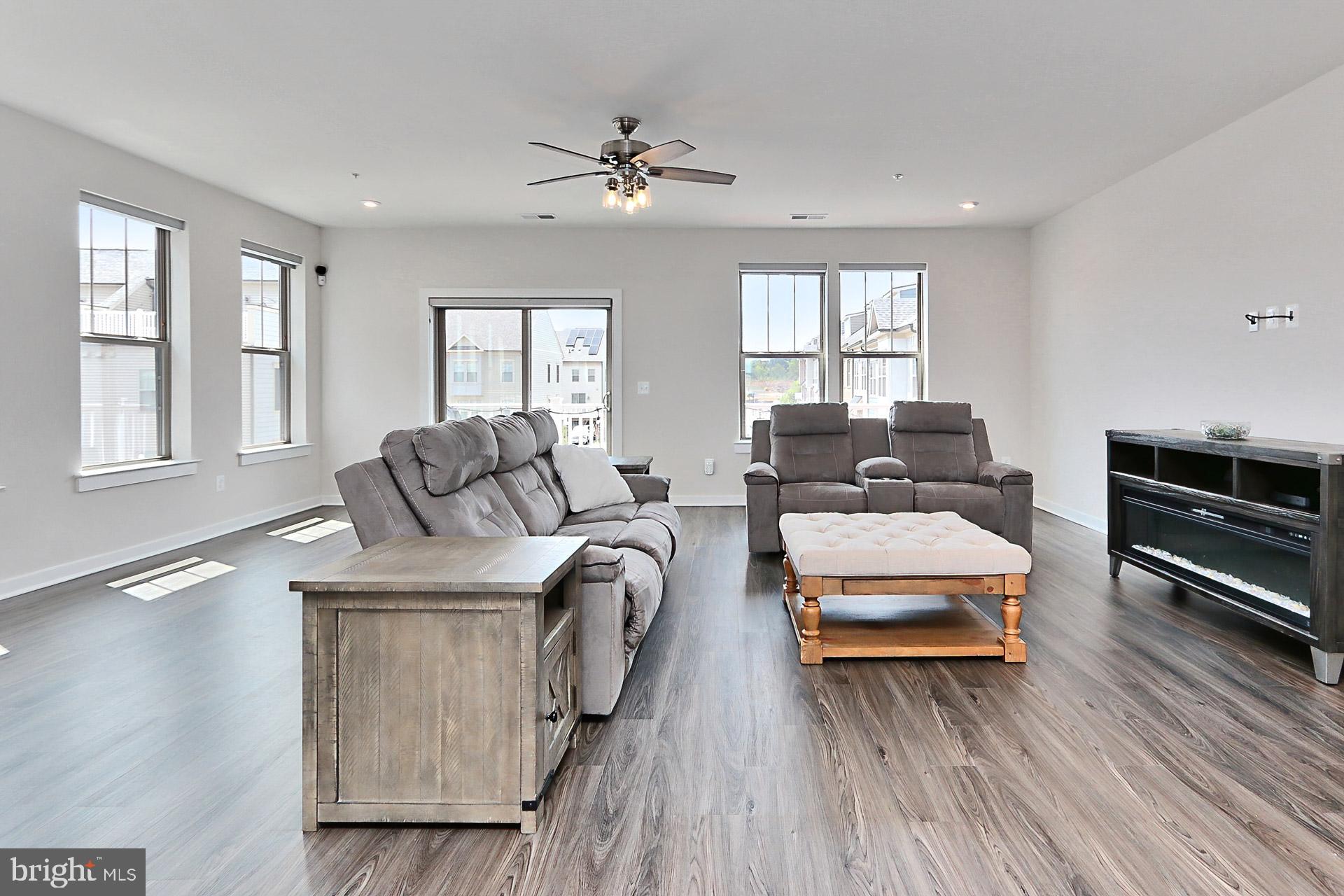 226 PETITE SIRAH TERRACE SE