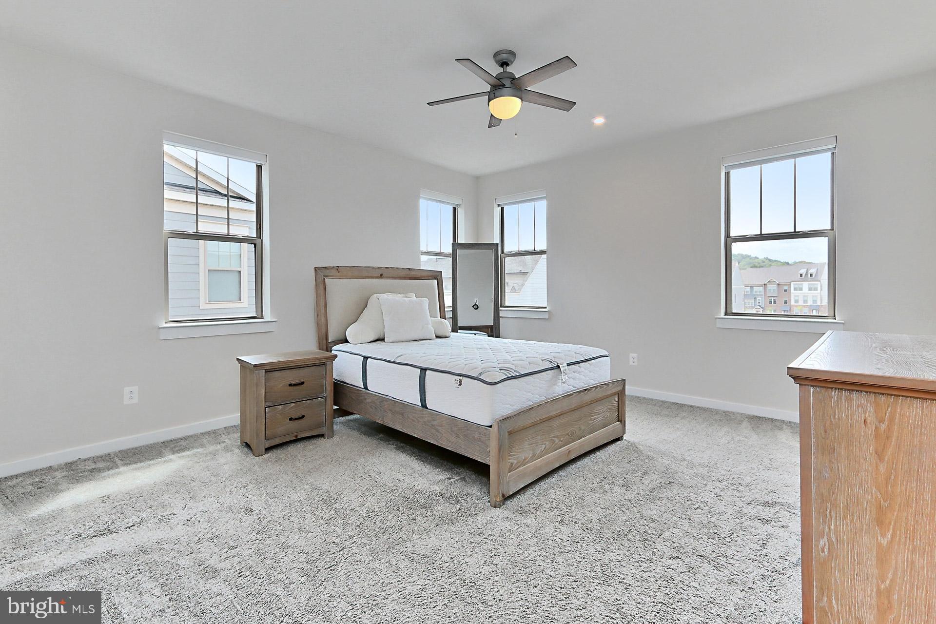 226 PETITE SIRAH TERRACE SE