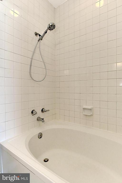 668 GATEWAY DRIVE SE 416