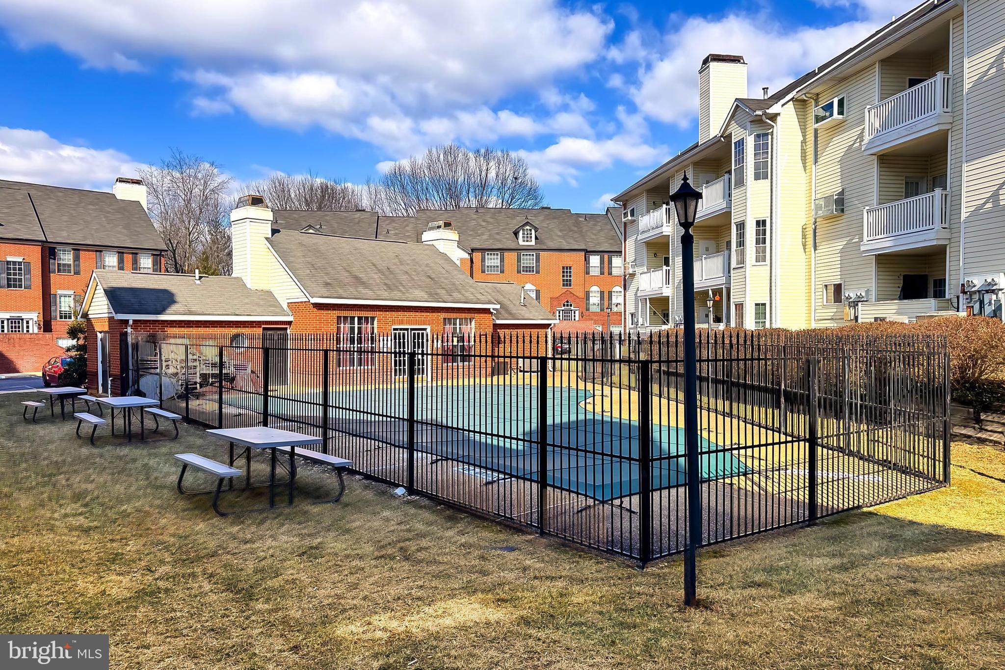 668 GATEWAY DRIVE SE 416