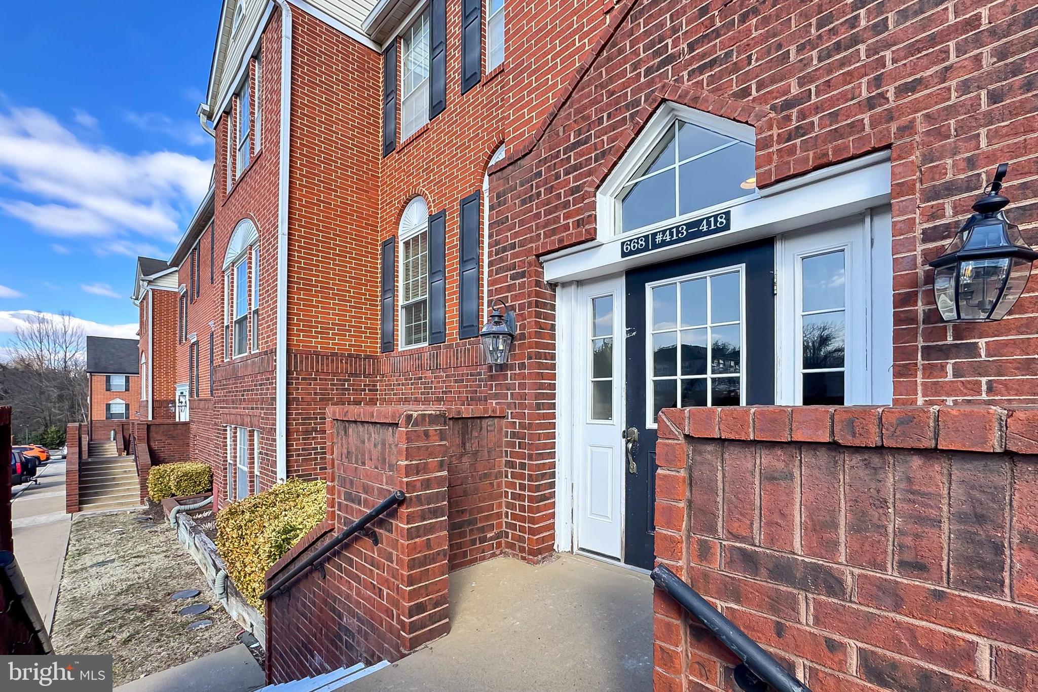 668 GATEWAY DRIVE SE 416