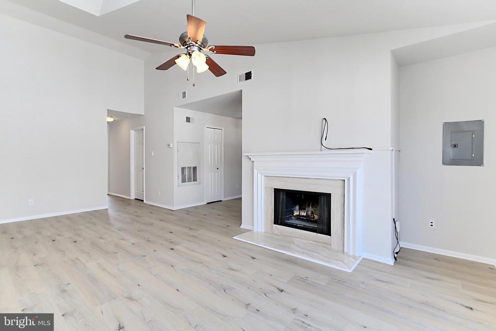 1114 HUNTMASTER TERRACE NE 301