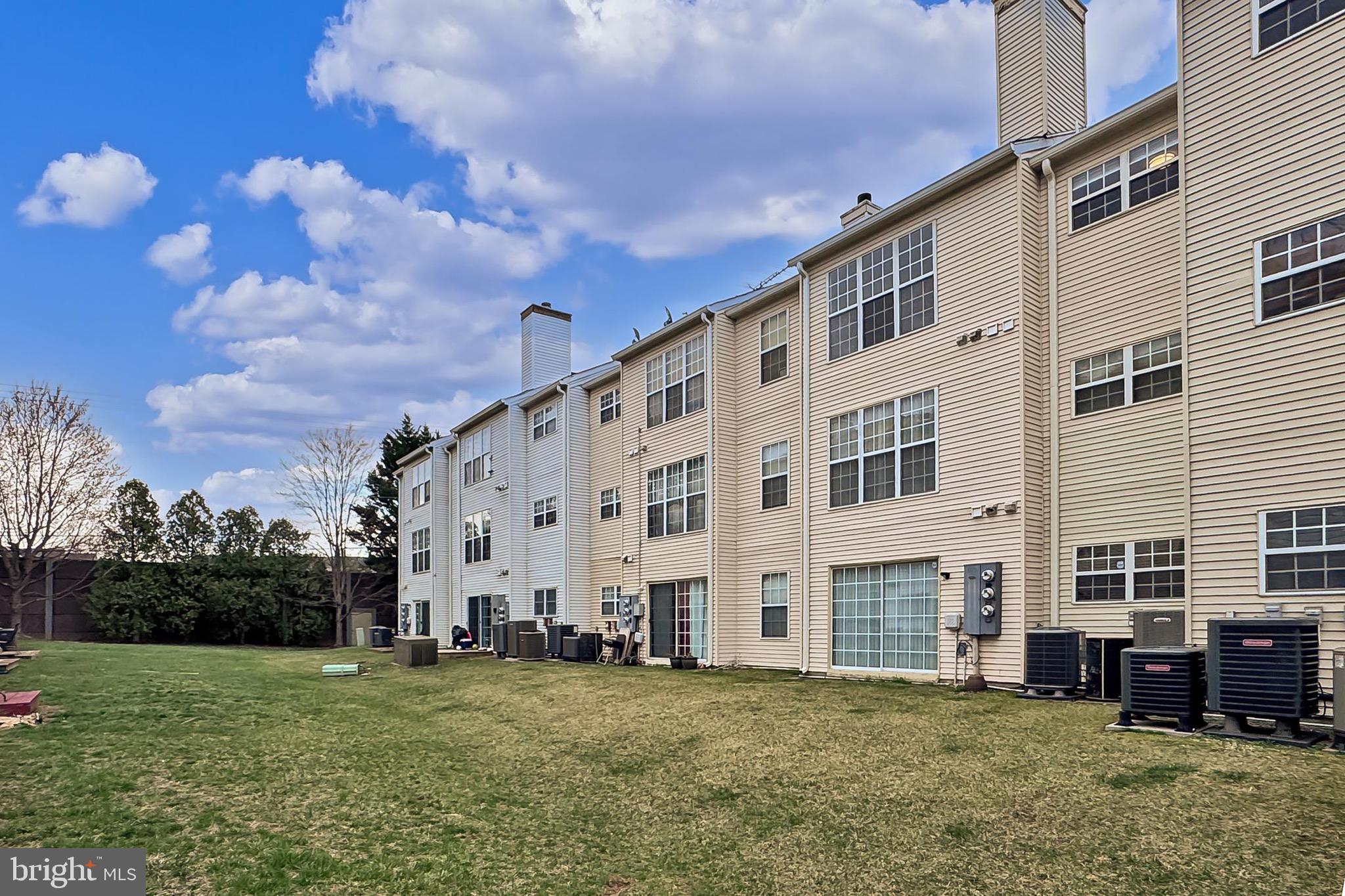 1114 HUNTMASTER TERRACE NE 301