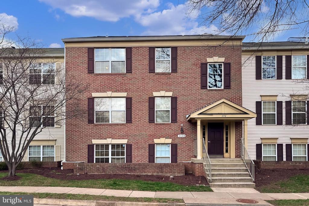 1114 HUNTMASTER TERRACE NE 301