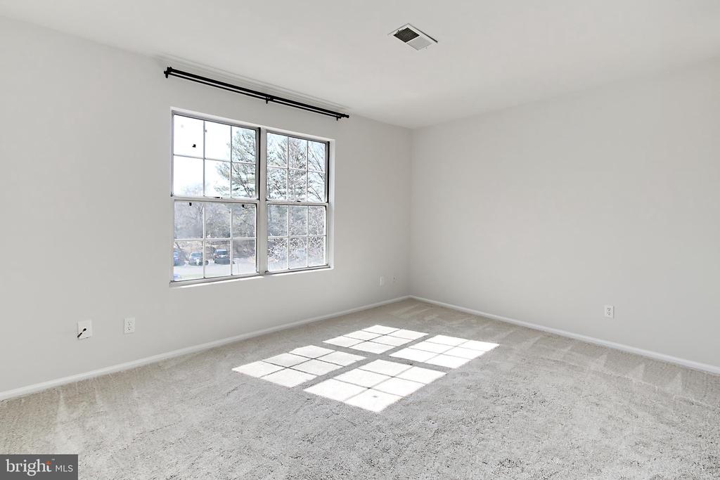 1114 HUNTMASTER TERRACE NE 301