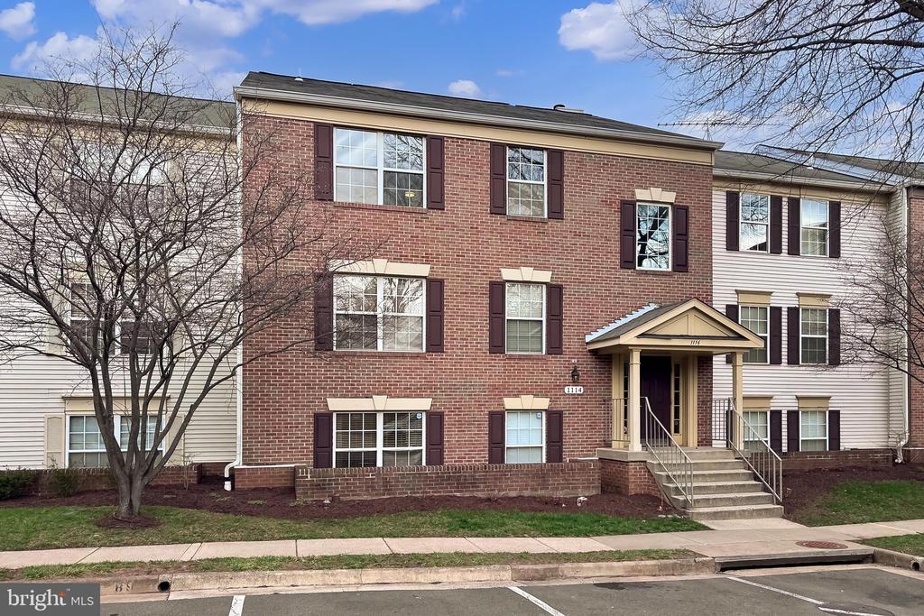 1114 HUNTMASTER TERRACE NE 301