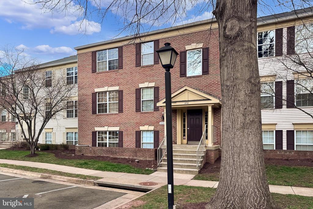 1114 HUNTMASTER TERRACE NE 301