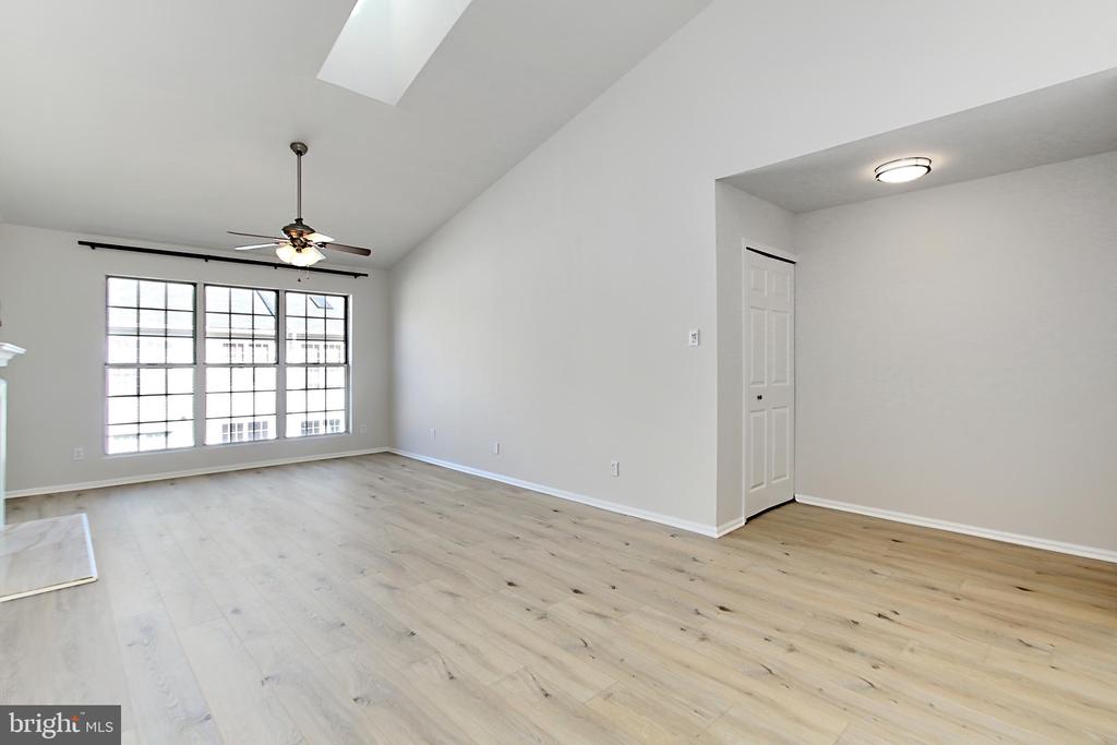 1114 HUNTMASTER TERRACE NE 301