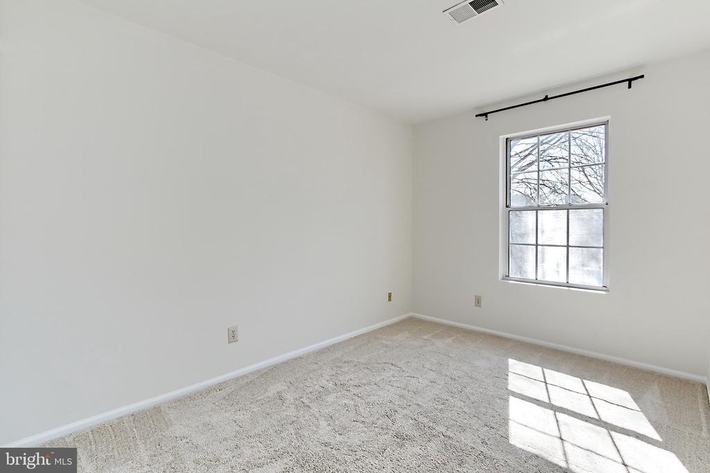 1114 HUNTMASTER TERRACE NE 301