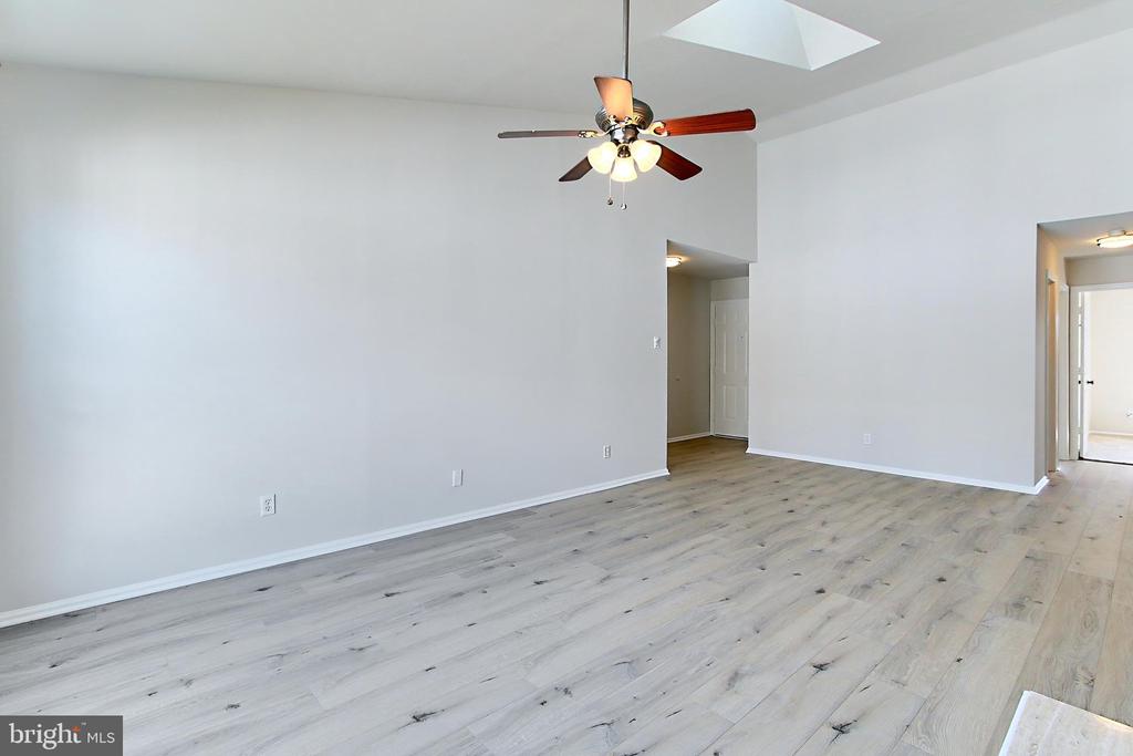 1114 HUNTMASTER TERRACE NE 301
