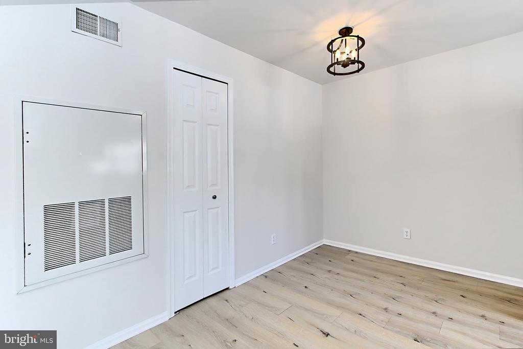 1114 HUNTMASTER TERRACE NE 301