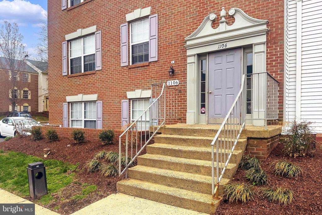 1106 HUNTMASTER TERRACE NE 301