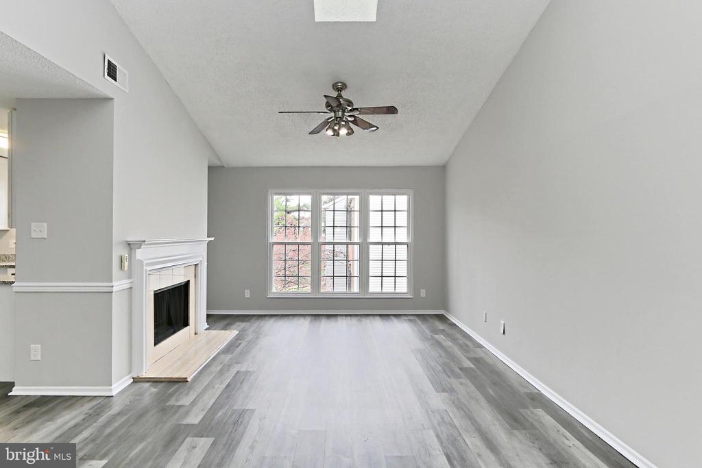 1106 HUNTMASTER TERRACE NE 301