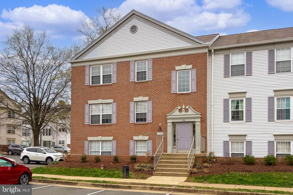 1106 HUNTMASTER TERRACE NE 301