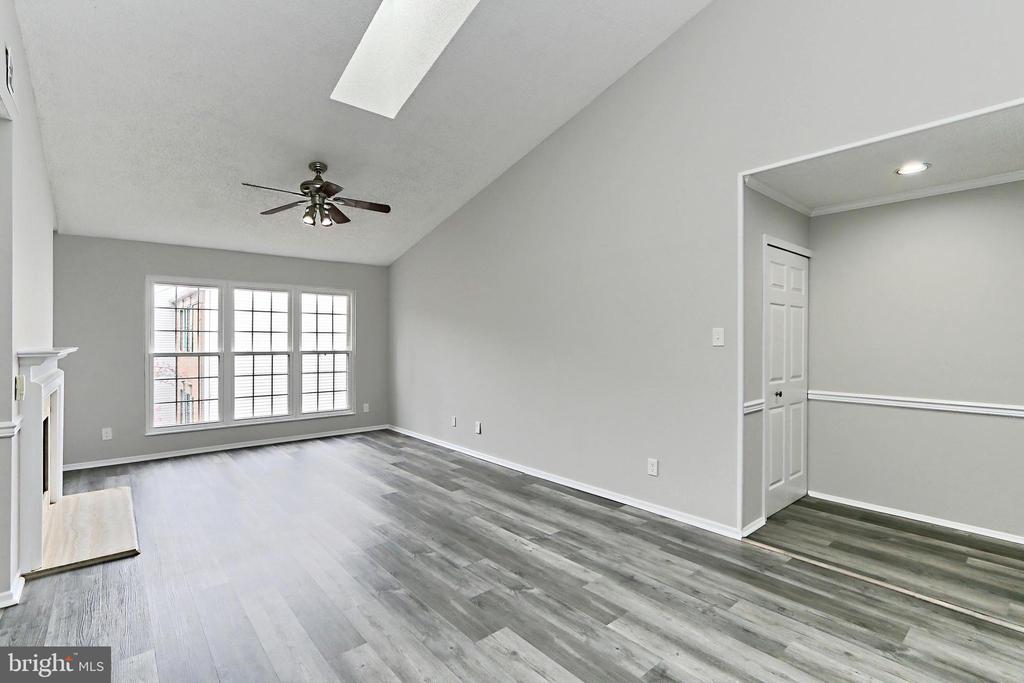 1106 HUNTMASTER TERRACE NE 301