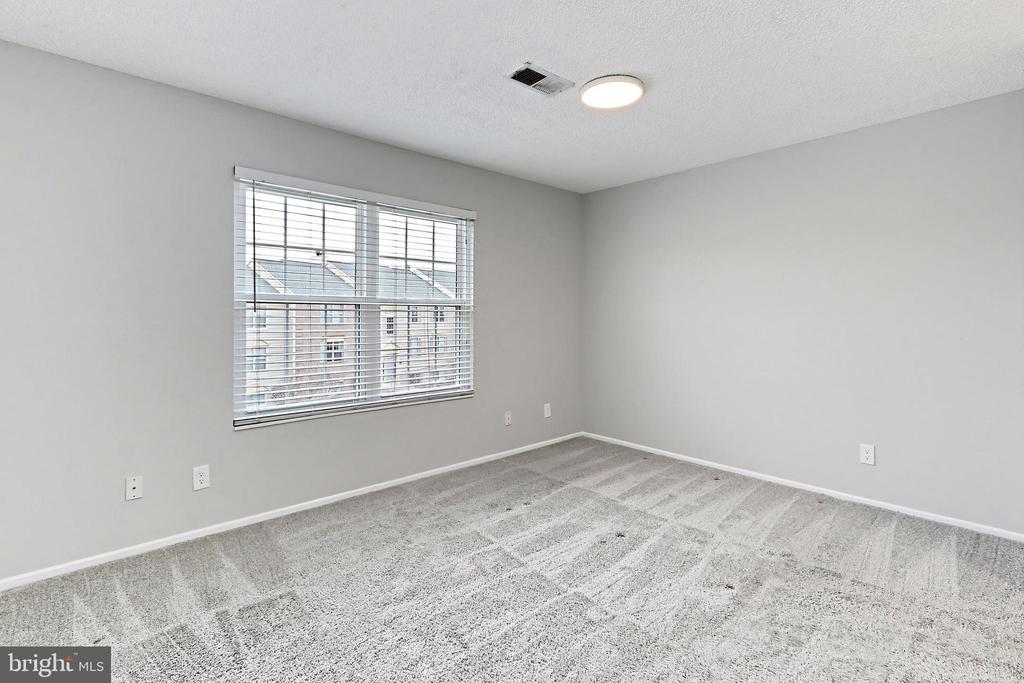 1106 HUNTMASTER TERRACE NE 301