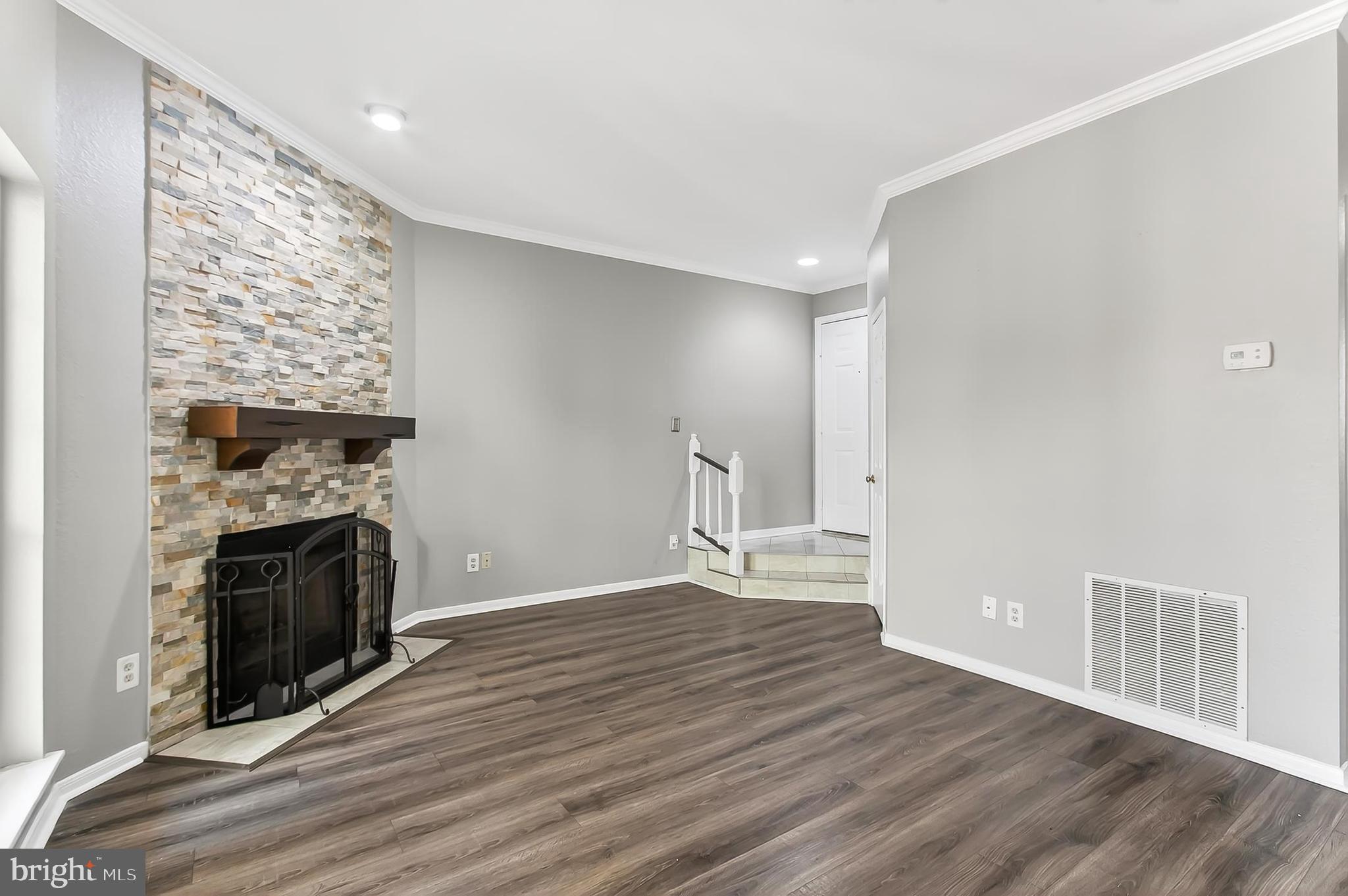 674 GATEWAY DRIVE SE 709